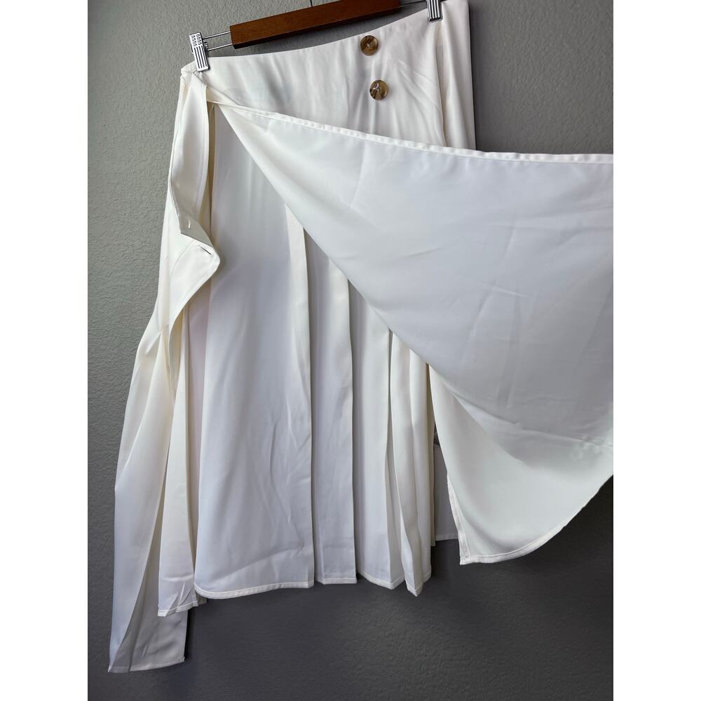 BR Silky Crepe Pleated Wrap Skirt A-Line in Ivory 2 Button Accent Women's 8 NWT - Picture 7 of 15